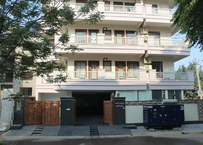 Aura Luxury Studio I Couple Friendly I Near Golf Course Road, Sector 57, Gurgaon