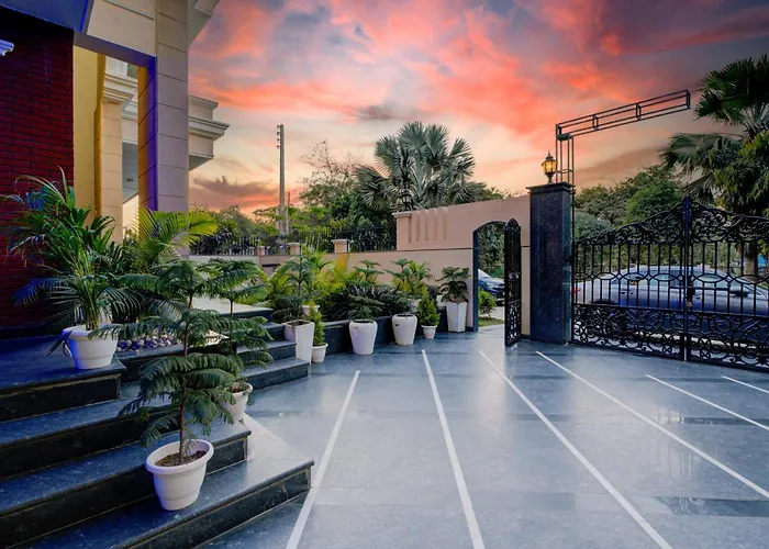 Amrit Hotel - Hotel & Banquet,Sector 32