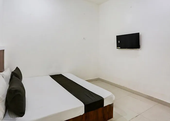 Hotel O Rajhans