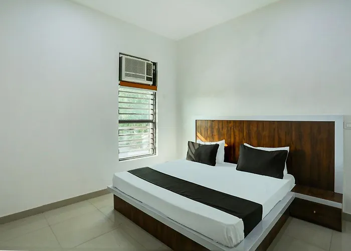 Hotel O Rajhans